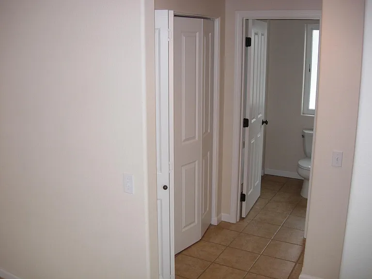 301 W Ridgeview Ln — Photo 12