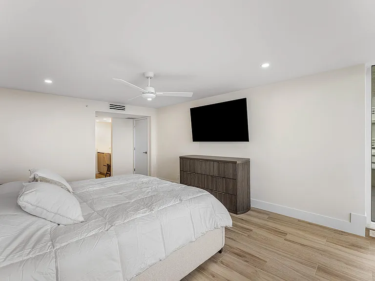 4201 N Ocean Blvd #1407 — Photo 30