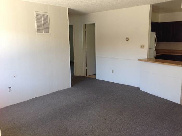 2nd image of 887 E Taylor St