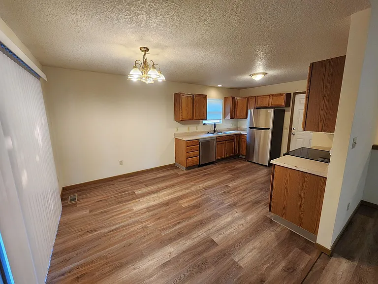3402 SE Golden Ave — Photo 5
