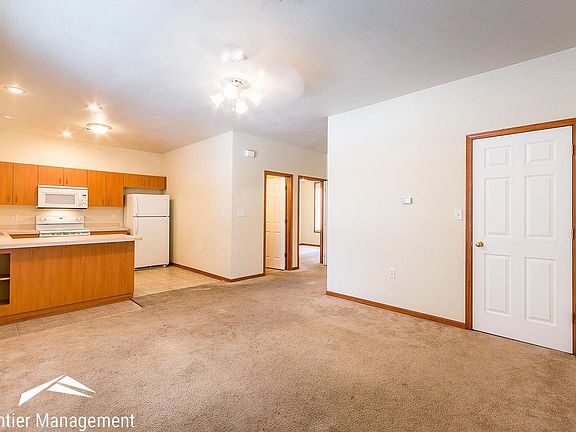 5th image of 901 Moro St #4487975