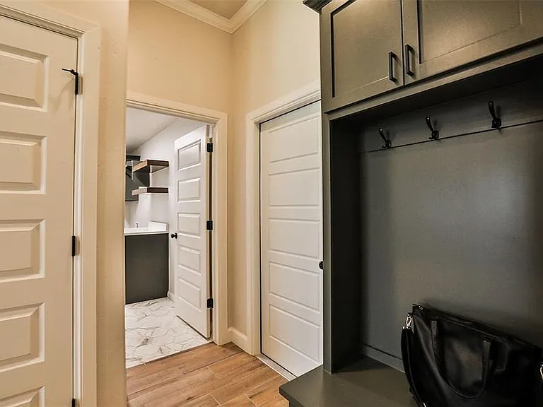 9301 SW 44th Ter — Photo 23