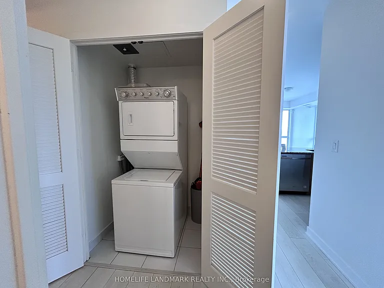 4633 Glen Erin Dr #308 — Photo 5