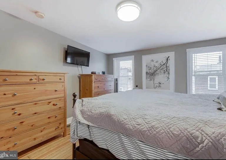 1409 E Clement St — Photo 24