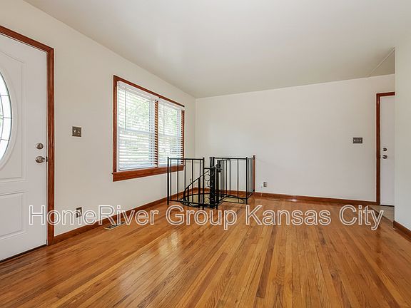 2nd image of 1311 N Viking Dr