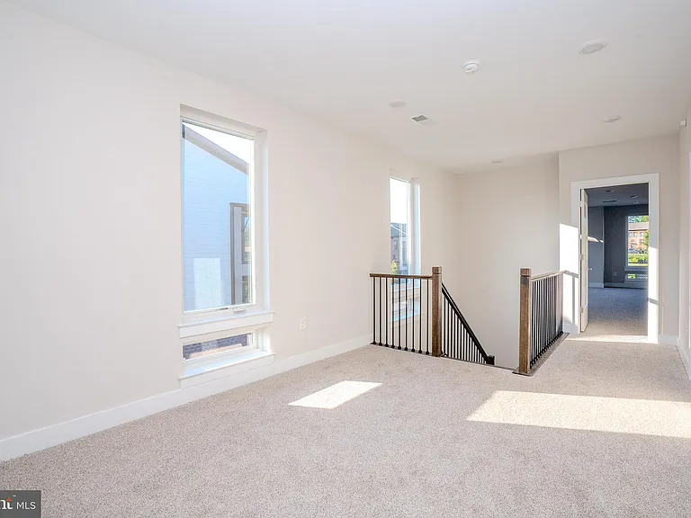 112 Village Dr — Photo 14