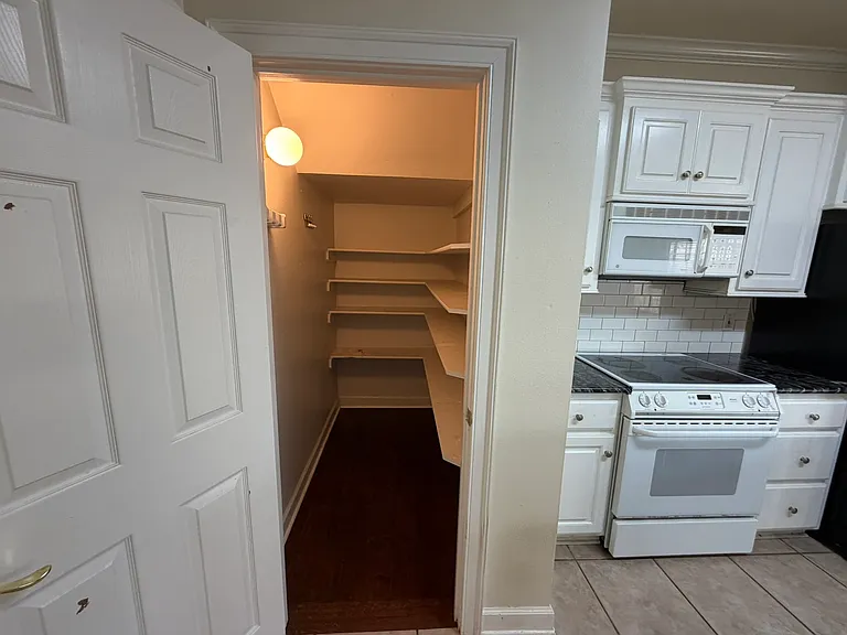224 Country Club Pkwy — Photo 23