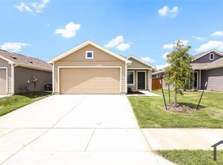 4113 Equestrian Dr, Aubrey, TX 76227