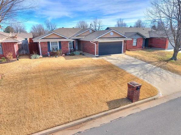 112 Woodgate Dr, Yukon, OK 73099