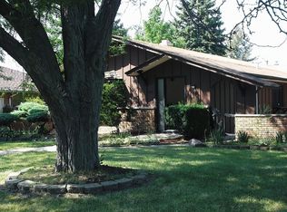 1036 Lehnertz Ave, Aurora, IL 60505