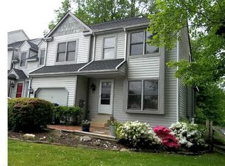 30 Turnberry Ct, Coatesville, PA 19320