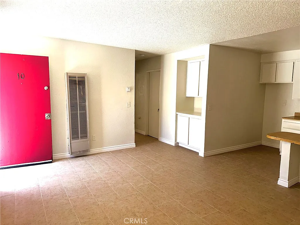 2 bed, 700 sqft, $1,500 — Photo 3