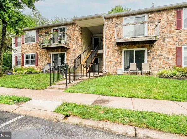33 Coral Tree Ct, Lawrence Township, NJ 08648