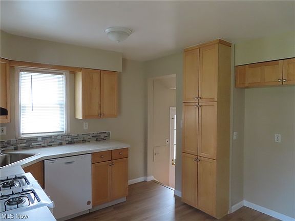 5th image of 5810 Thornton Dr
