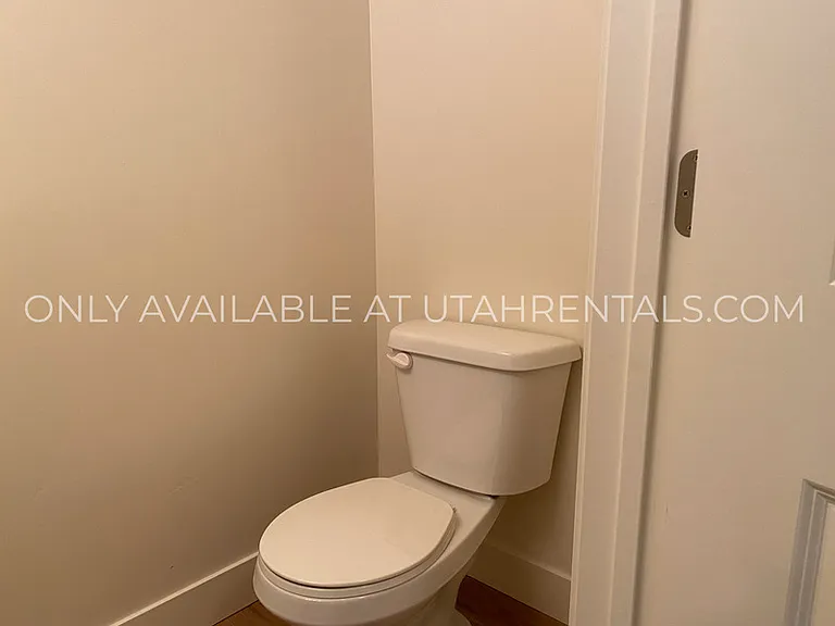 345 W Park View Ln — Photo 29