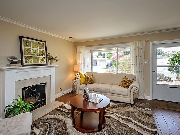 4th image of 3817 Casanova Dr