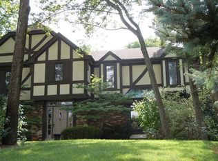 1976 Springtree Ct, Dayton, OH 45459