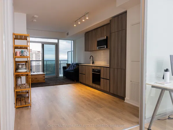 117 Broadway Ave #1807, Toronto, ON M4P 1V3