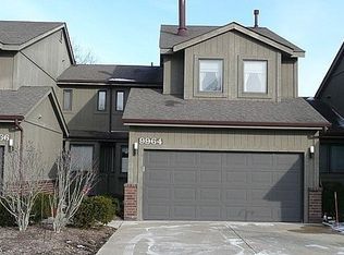 9964 Hawthorne Pl, Grosse Ile, MI 48138