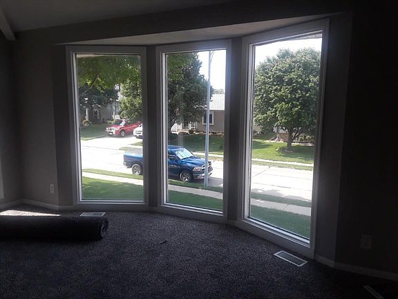 4th image of 2605 Alberta Ave