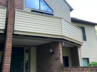 915 Cherrington Dr, Harrisburg, PA 17110