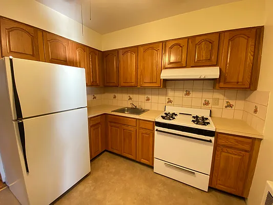 Rented by Voro, LLC | media 29