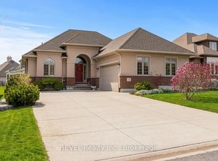 32 Magnolia Ln, Welland, ON L3B 6H9