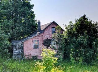 49032 Military Rd, Hancock, MI 49930