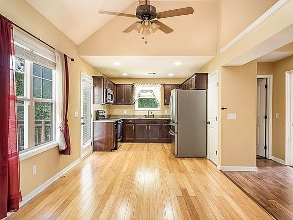 3rd image of 356 Appleberry Ln