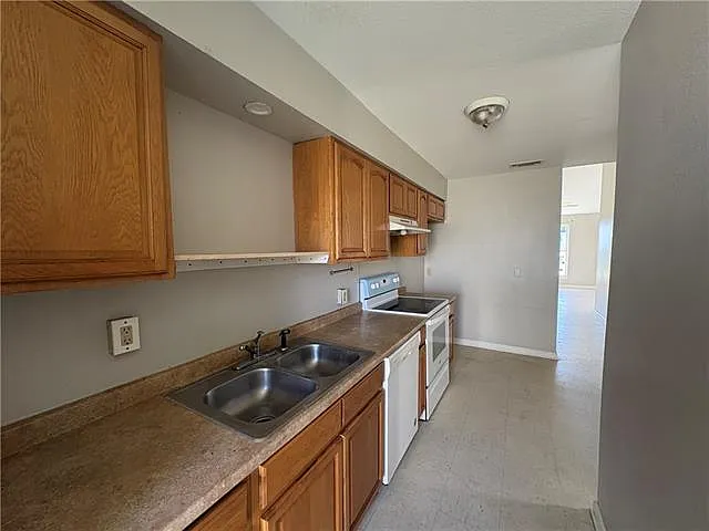 Building Photo - 9018 Amour Dr