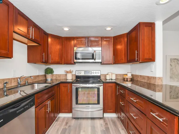 467 Camelback Rd, Pleasant Hill, CA 94523