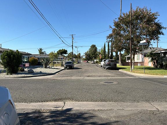 4th image of 1601 S Acacia Ave
