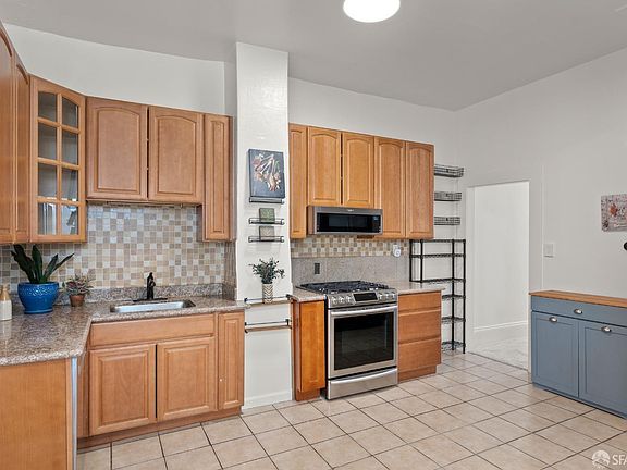 3rd image of 1727 McKinnon Ave