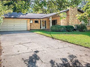 560 Sunset Rd, Benton Harbor, MI 49022