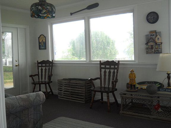 3rd image of 460 Marine Dr