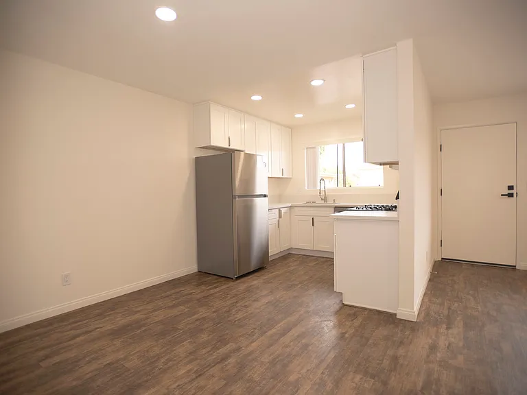 Dining with kitchen