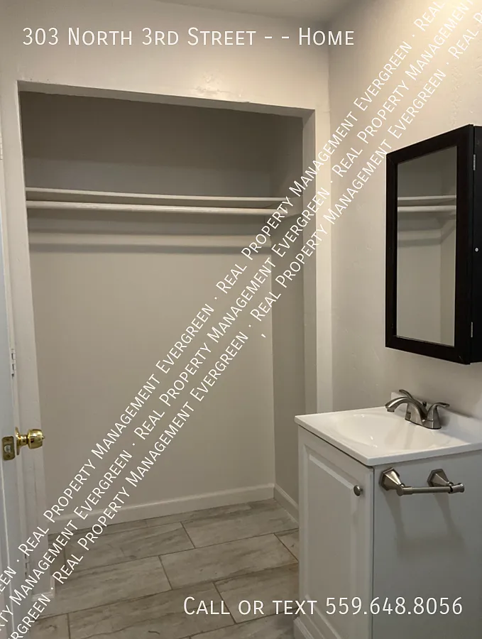 303 North 3rd Street - Rear Home - Move in Special $250 Off of 1st month's rent — Photo 4