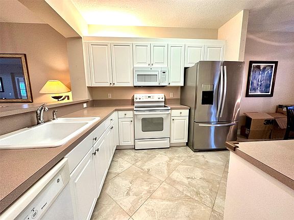 5th image of 7735 Yardley Drive #301