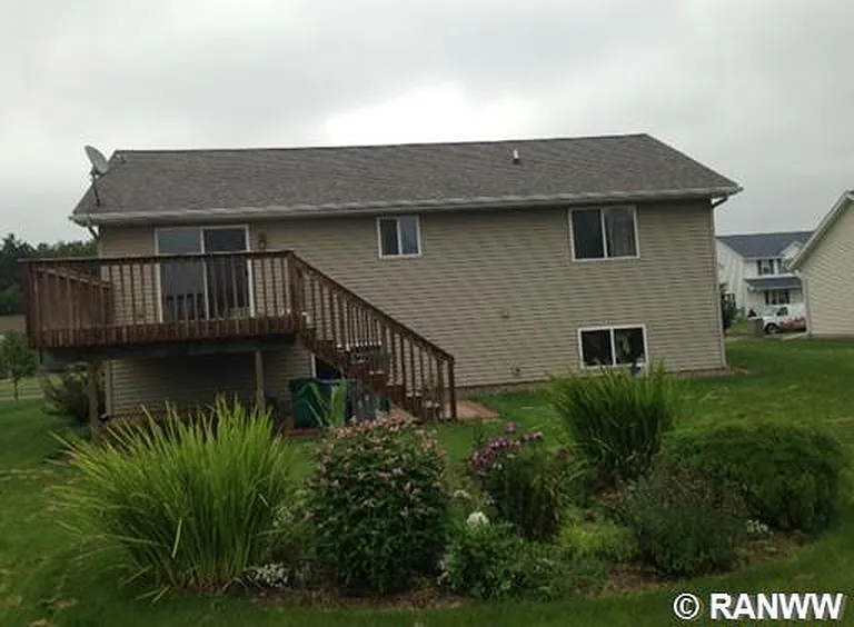 1824 Sherwood Blvd — Photo 3