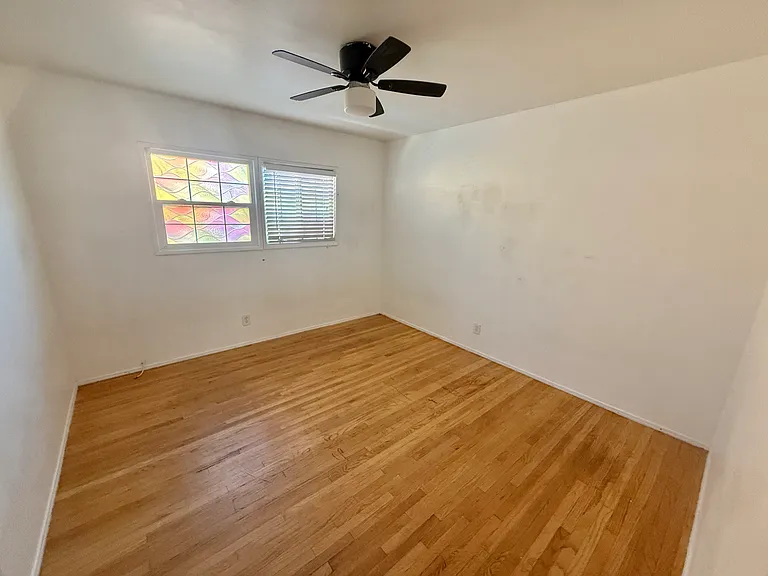 221 W 14th St #223 — Photo 9