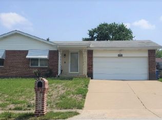 3208 Tally Ho Dr, Saint Charles, MO 63301
