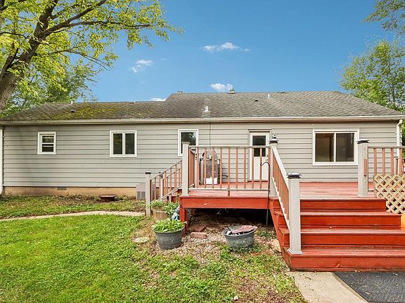 2nd image of W279N1666 Prospect AVENUE