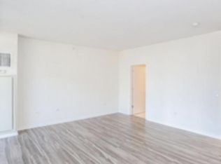 815 N La Salle Dr #1203, Chicago, IL 60610