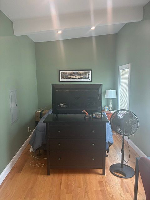 1st image of 117 W 7th St #3