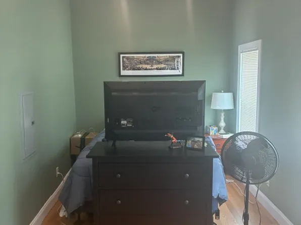 117 W 7th St #3, Boston, MA 02127