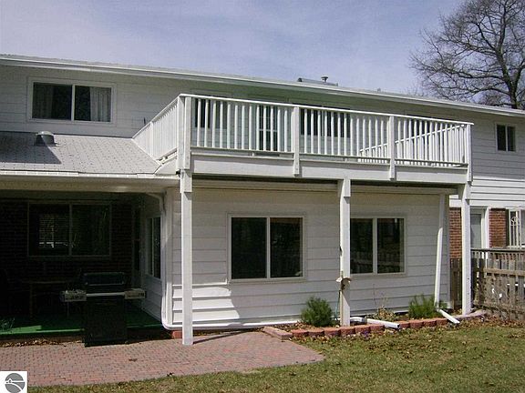 4th image of 9213 Rhode Island Dr