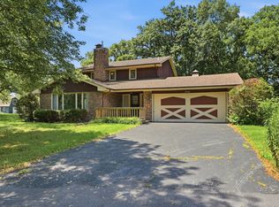24722 S Oak Ln, Crete, IL 60417