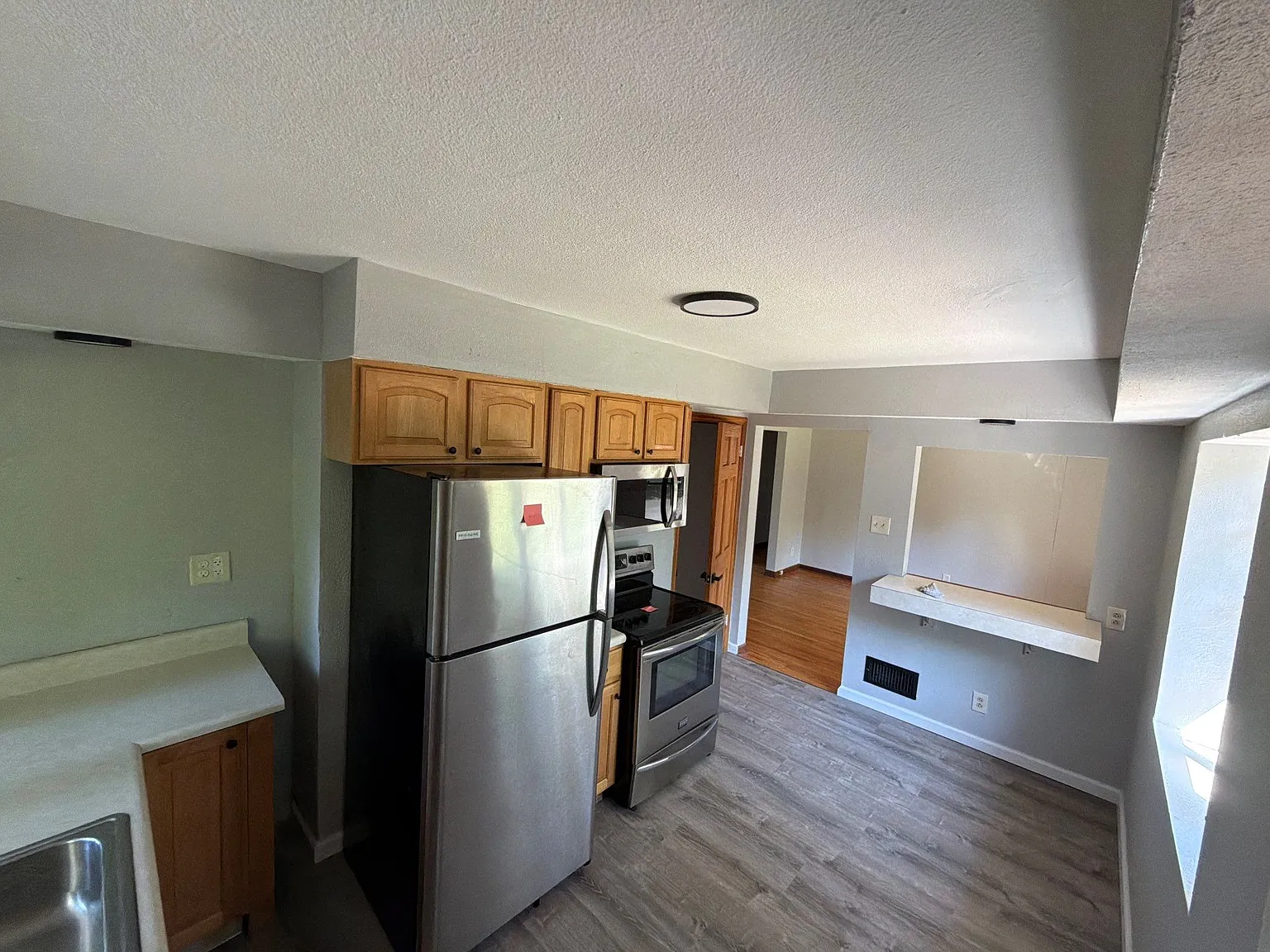 4 bed, 1.5 bath, 1222 sqft, $1,900 — Photo 4