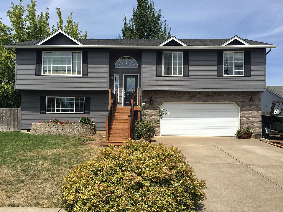 2nd image of 2413 Lexie Ct NE