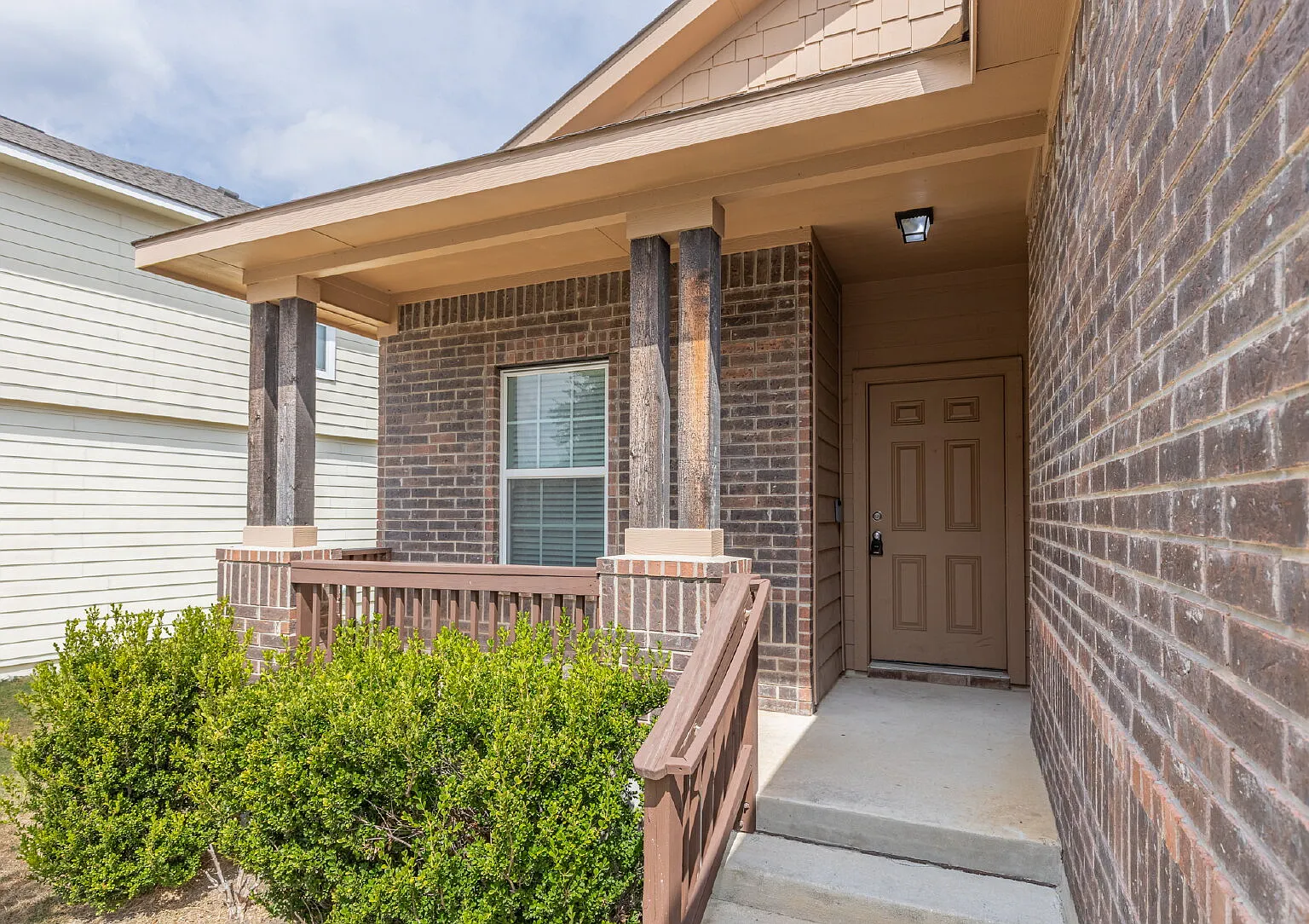 3 bed, 2.0 bath, 1600 sqft, $1,795 — Photo 4